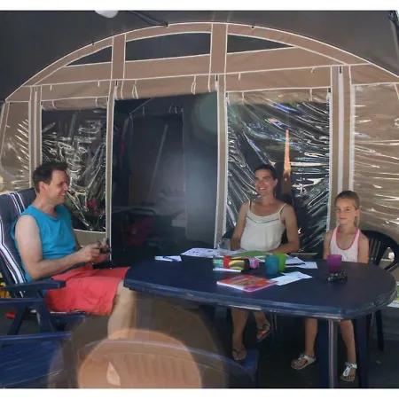 Luxe tent Country Camp Camping Lei Suves *